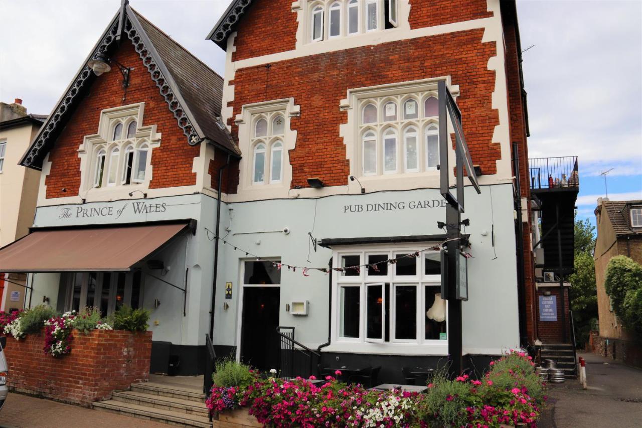 Hampton Court - The Kings Rest Apartman Molesey Kültér fotó