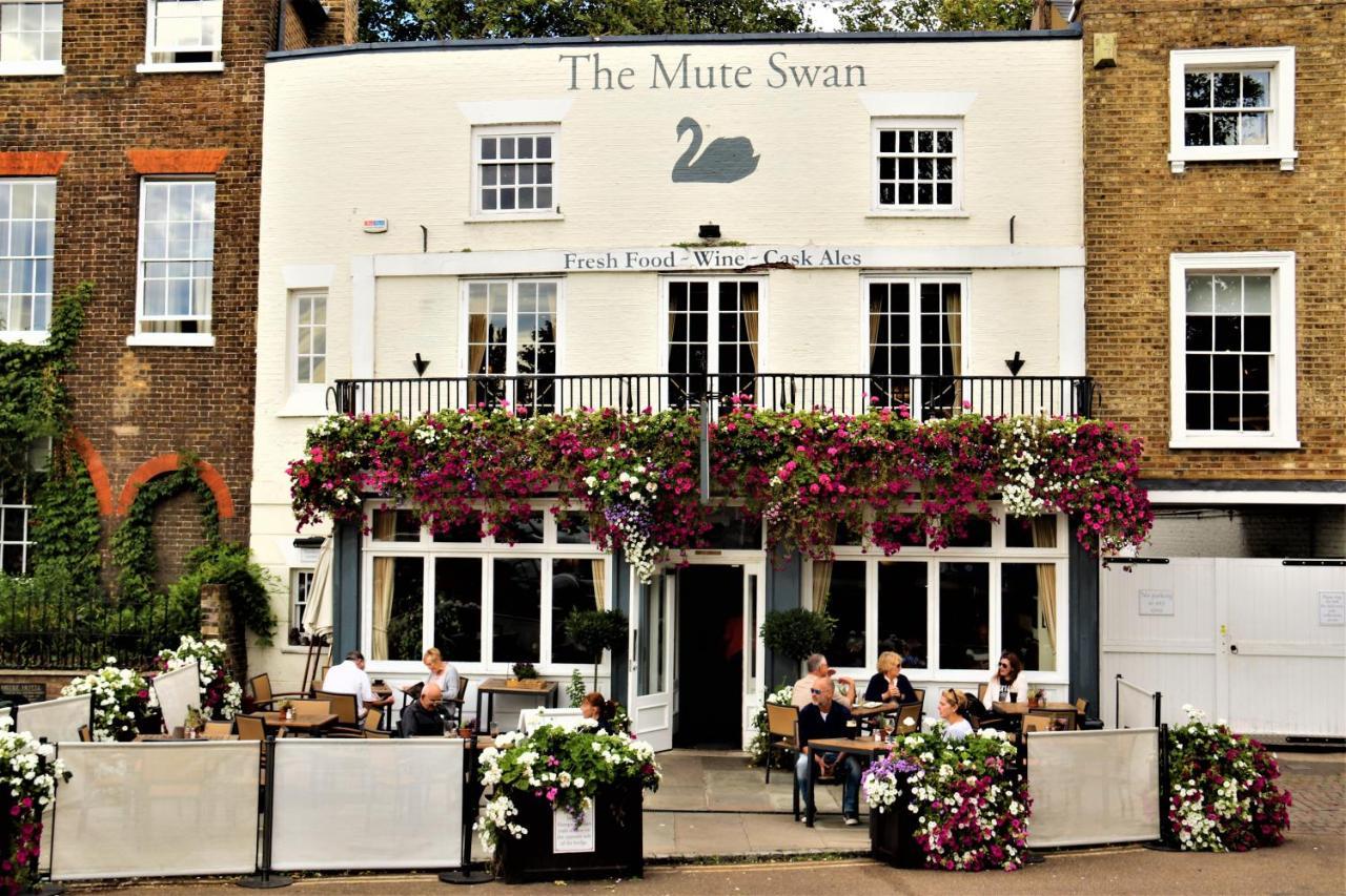 Hampton Court - The Kings Rest Apartman Molesey Kültér fotó