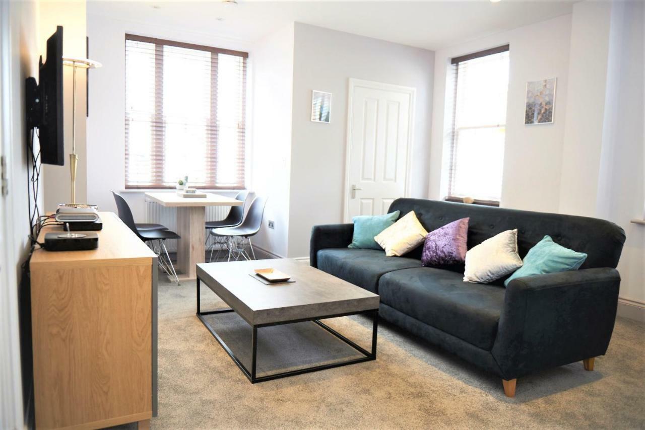 Hampton Court - The Kings Rest Apartman Molesey Kültér fotó